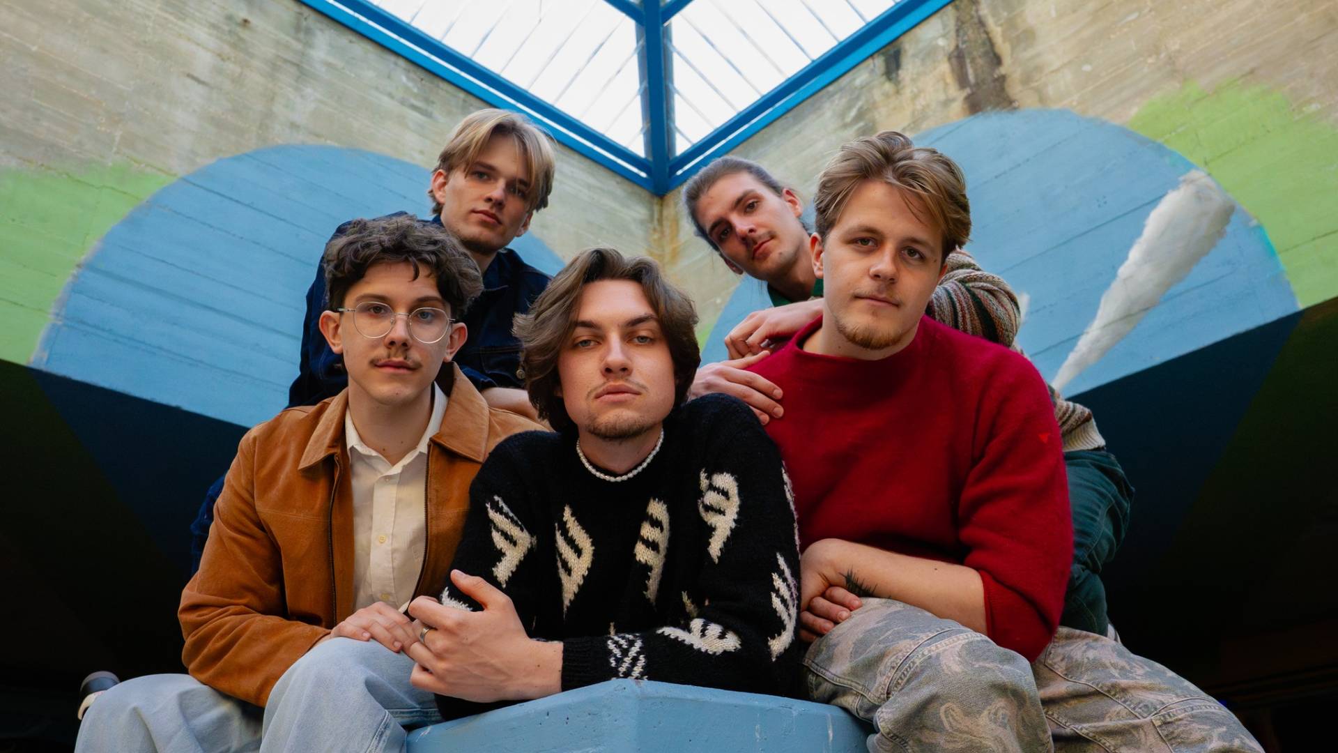 Jet Black Diamonds: Dve intimni Decembrski romanci v Ljubljani in Mariboru