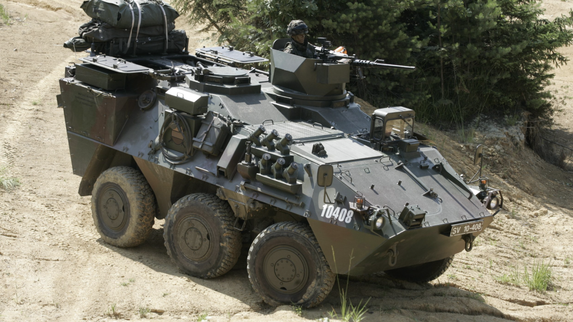 FOTO: Tako izgleda vozilo, s katerim so se prevrnili vojaki 