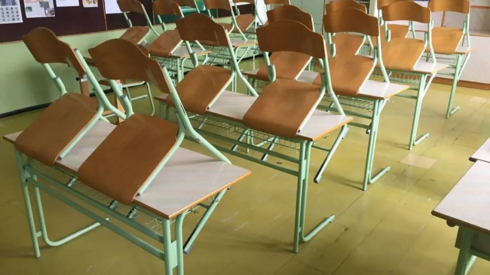 Zaradi uhajanja amonijaka evakuirali šolo