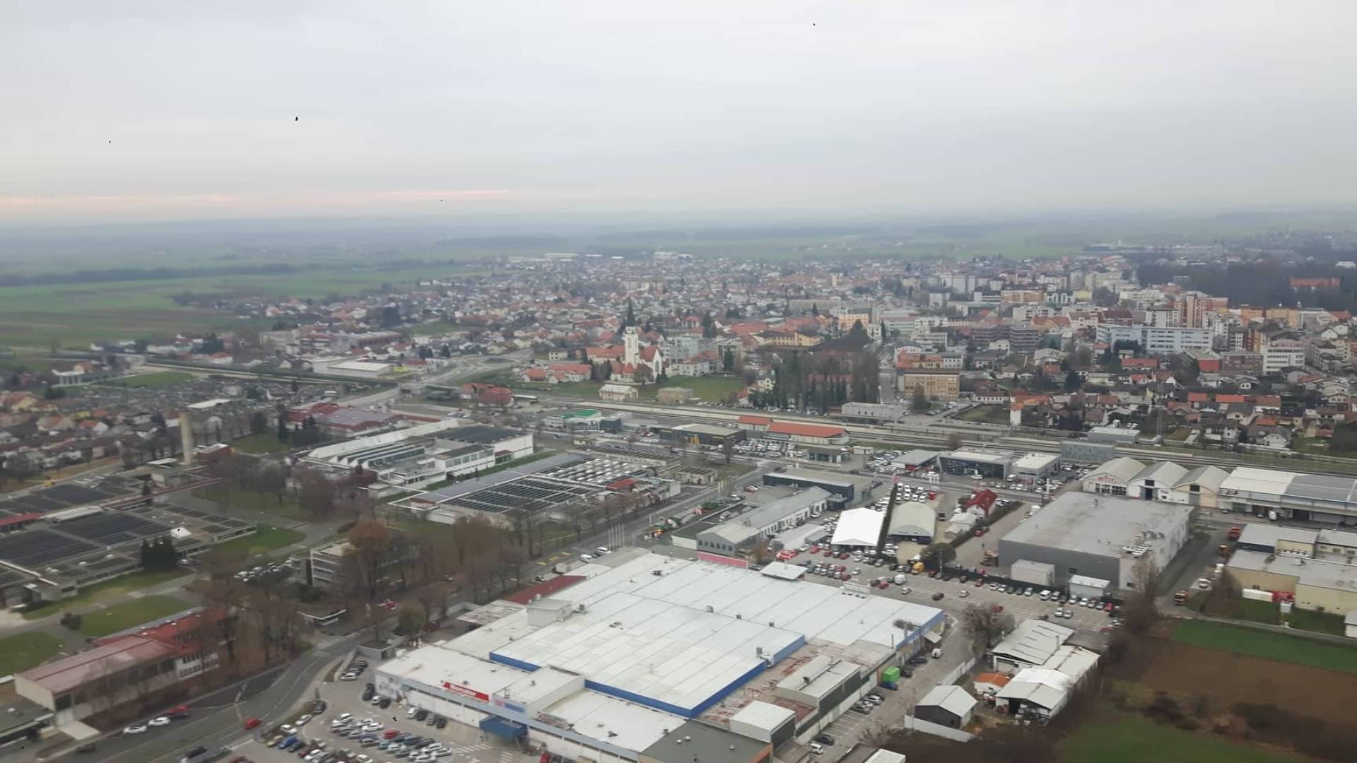 Občina išče najemnika parkirnega mesta