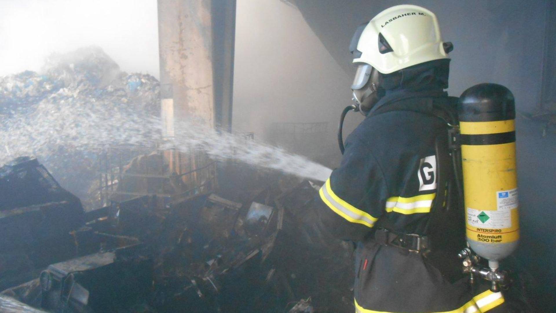 V jutranjih urah zagorelo na gospodarskem poslopju v Mlajtincih