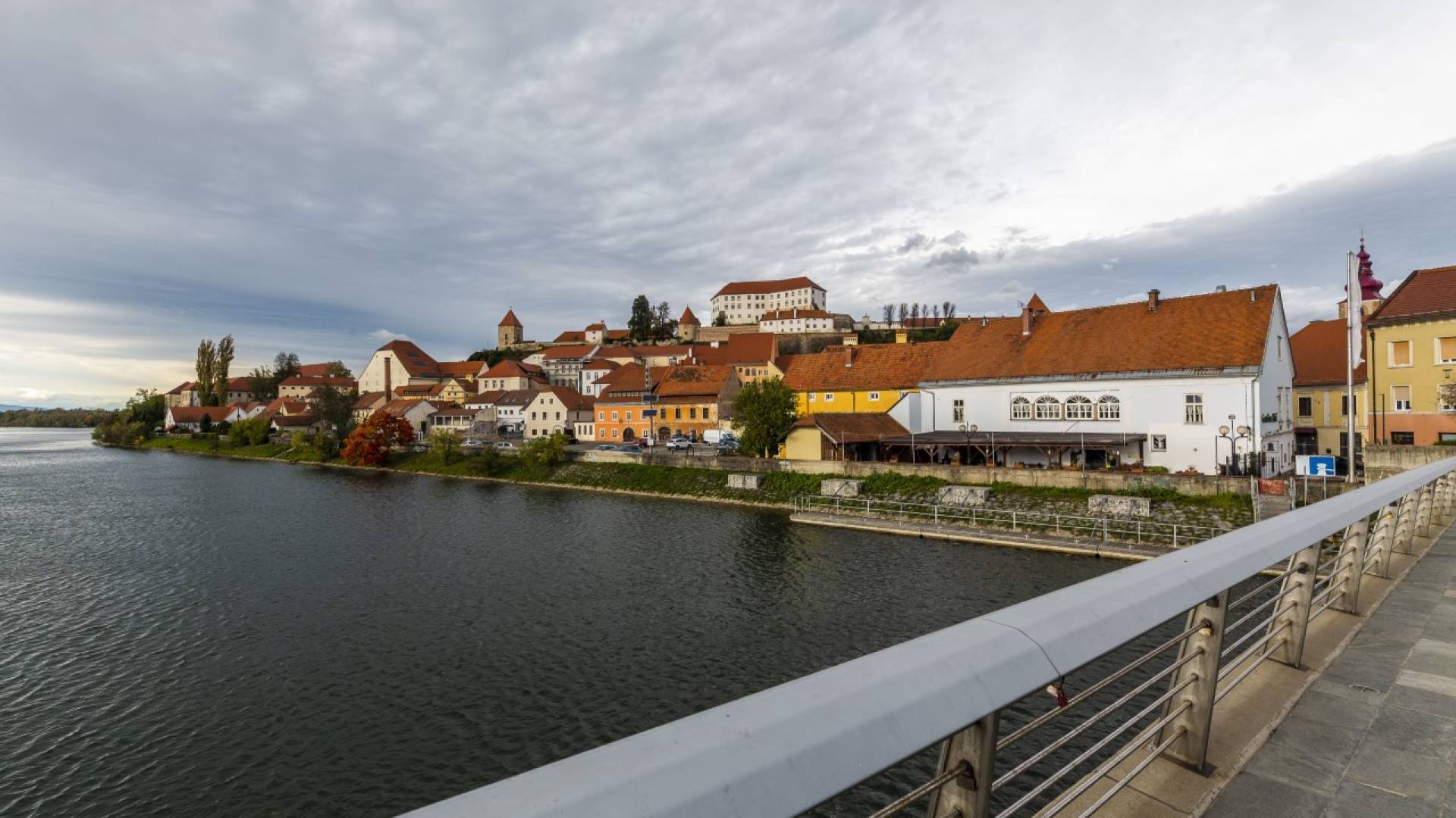 Državljansko gibanje Resnica o lokalnih volitvah in prihodnjih projektih: »Gradnja luksuznih stanovanj ne bo rešila stanovanjske problematike«