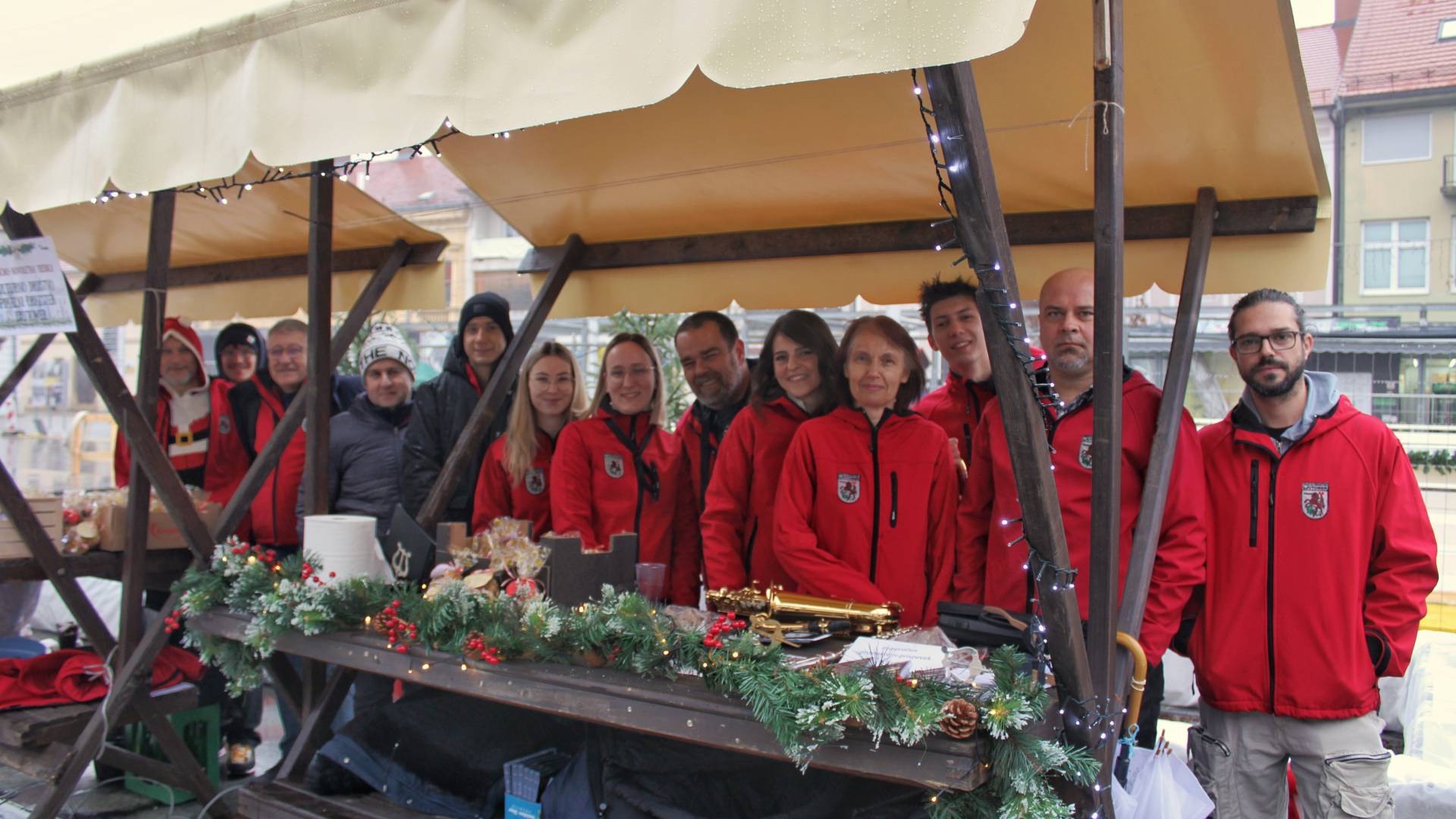 FOTO in VIDEO: Božično-novoletna tržnica v središču Ljutomera