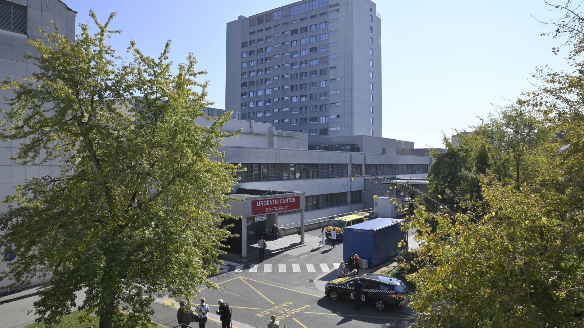 Urgence pokajo po šivih: Zaradi gripe v UKC Maribor preusmerjajo bolnike v druge bolnišnice