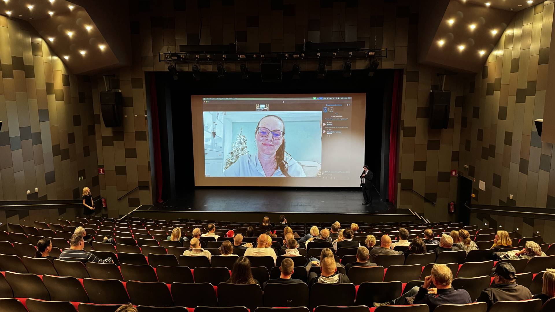 FOTO: V Murski Soboti predstavili koledar s fotografijami Alenke Artnik Burghardt