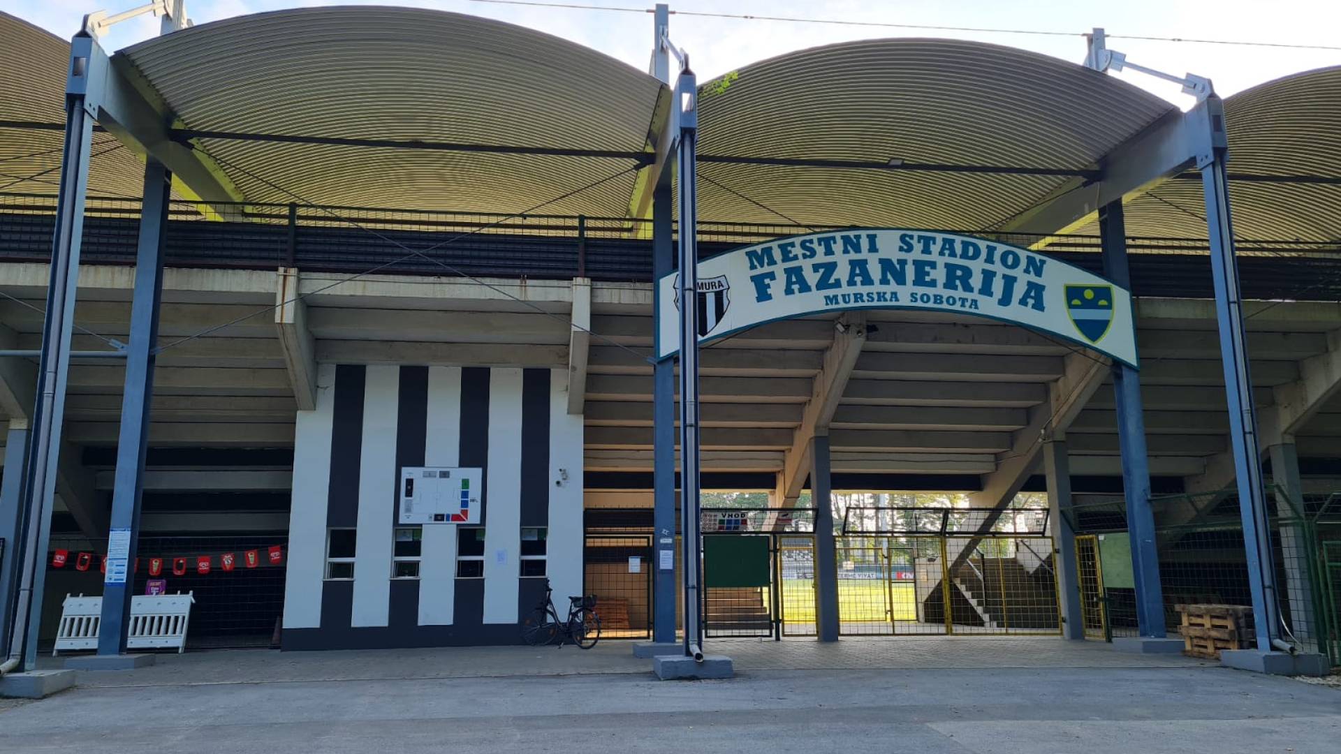 Gradnja tribun na Fazaneriji dražja, podpisan aneks v višini več kot 100 tisočakov