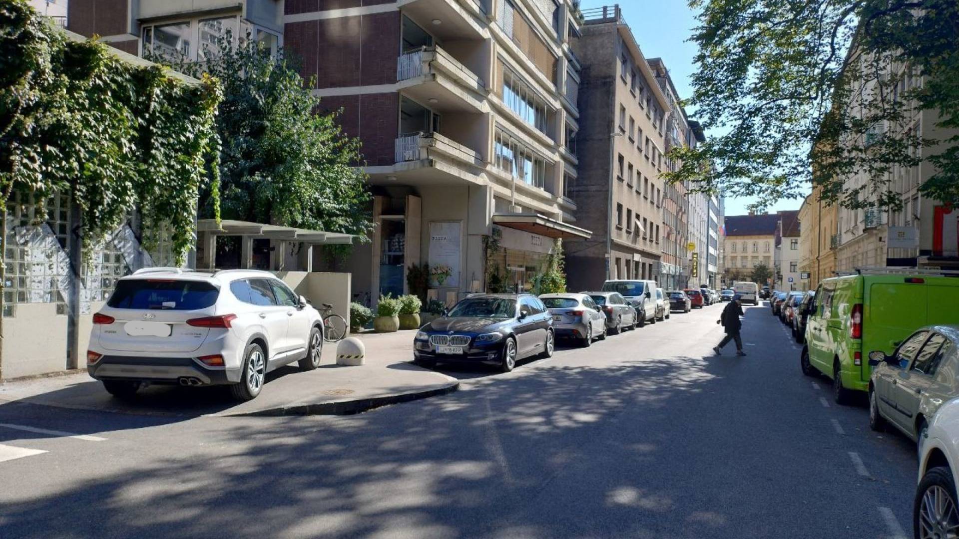 Danes se začenja prodaja parkirnih dovolilnic za leto 2026 , preverite cone in cene