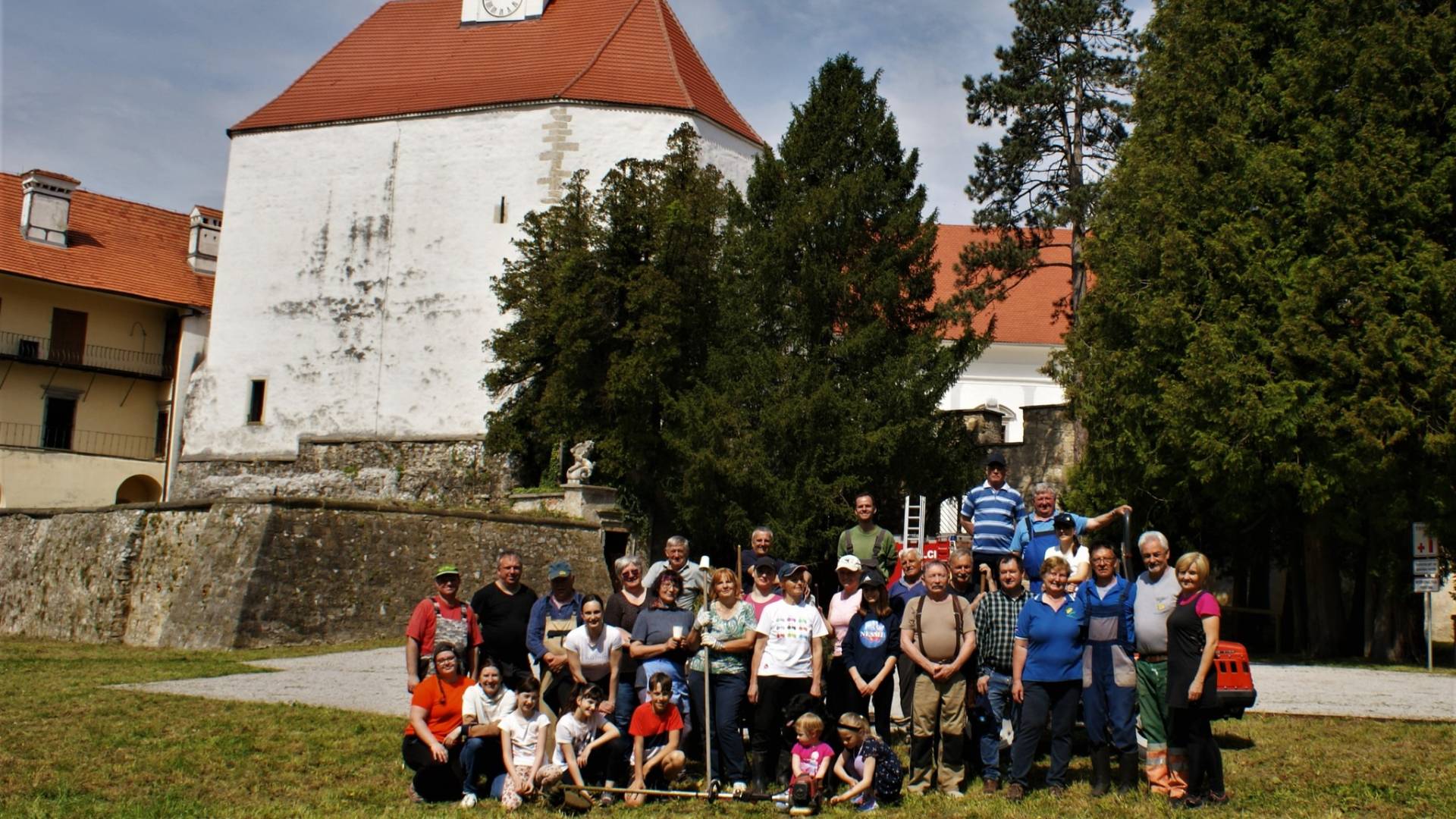 Društvo za oživitev gradu Borl ob jubileju: »Nismo želeli gledati, kako Borl propada in trud ni bil zaman«