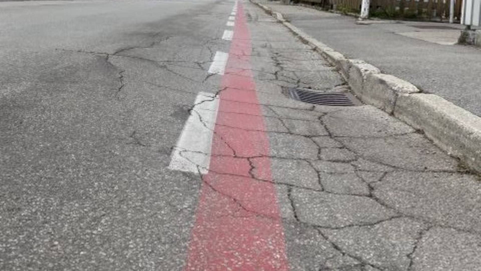 Ulica Galjevica v katastrofalnem stanju: Janković bo cesto do prenove le še »flikal«