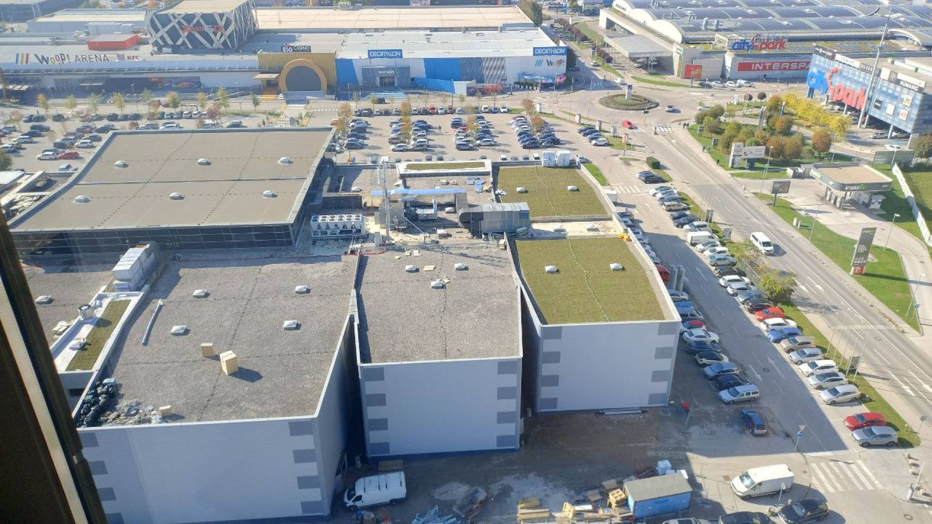 Bodo parkirišča na območju ljubljanskega BTC-ja res zaprta z zapornicami?