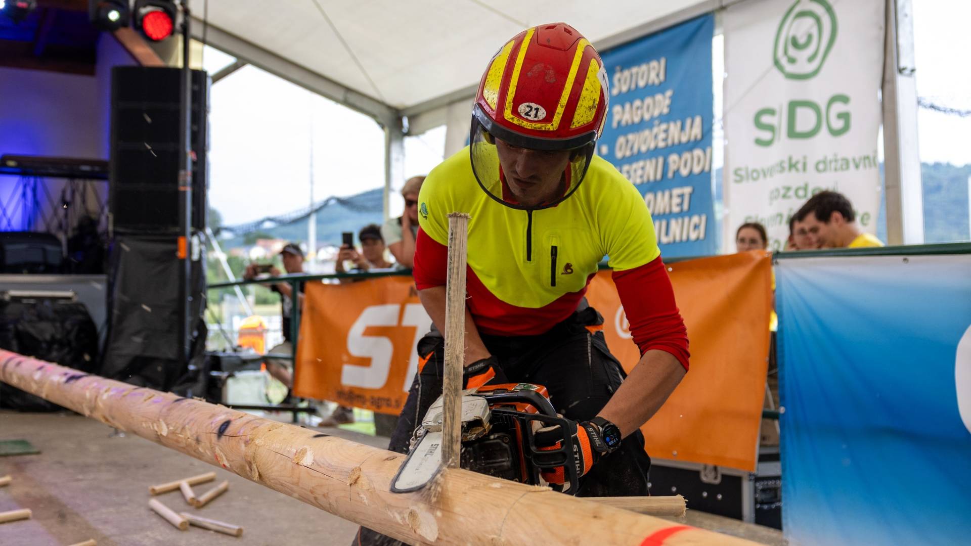 Gozdarski spektakel leta: šov spretnosti in moči v Šentjerneju