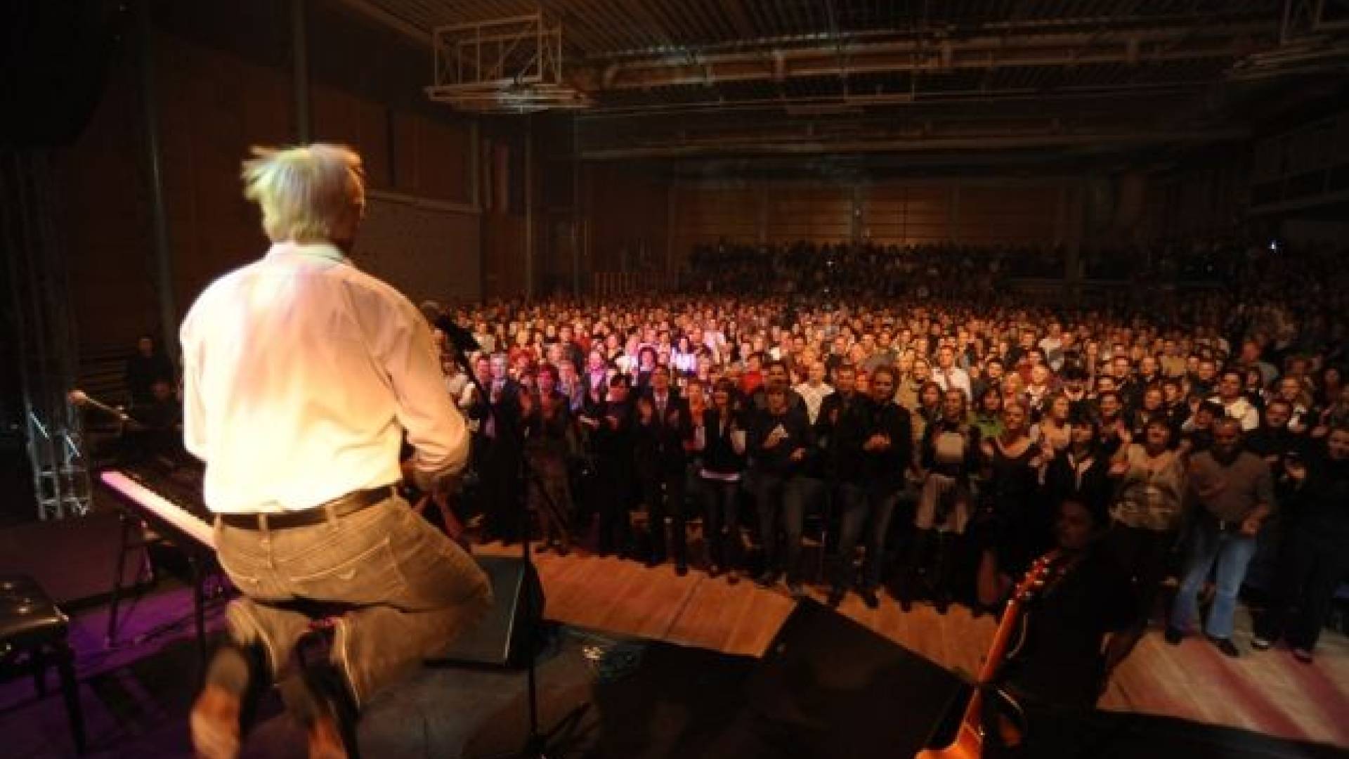 Oliver Dragojević z Dupini - f: simonkoležnik