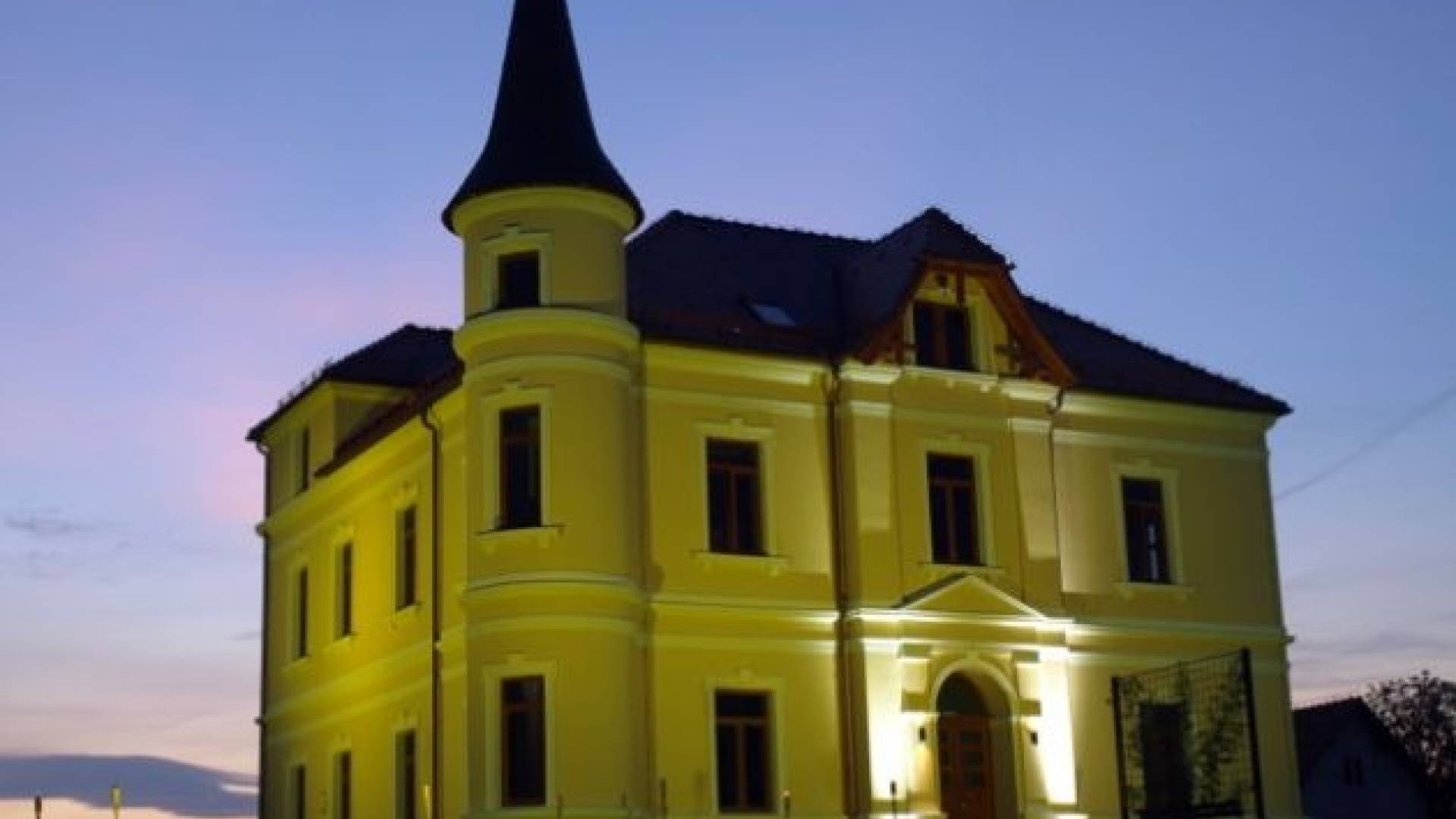 Obnovljeni dvorec Marof v Mačkovcih