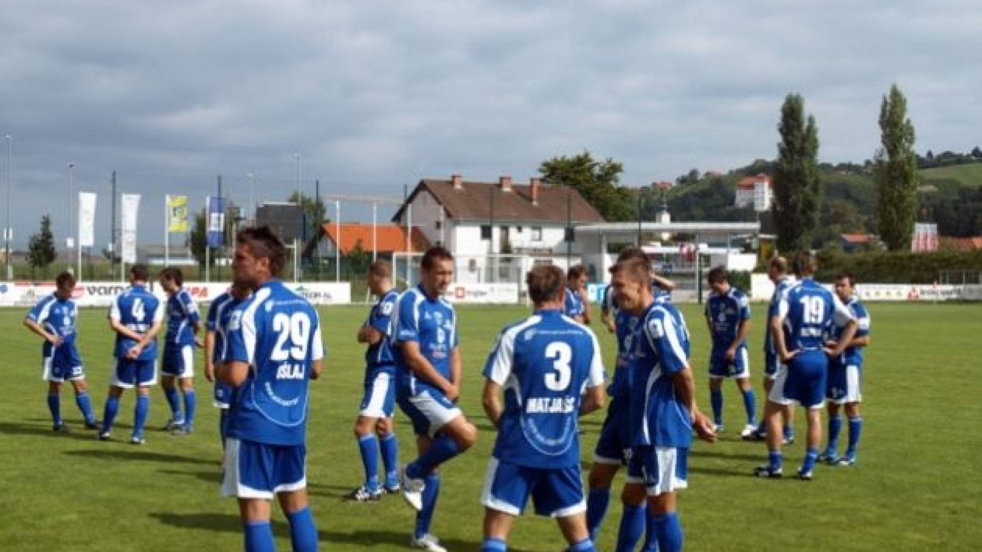 Po slabšem začetku so nogometaši Nafte na koncu osvojili tretje mesto