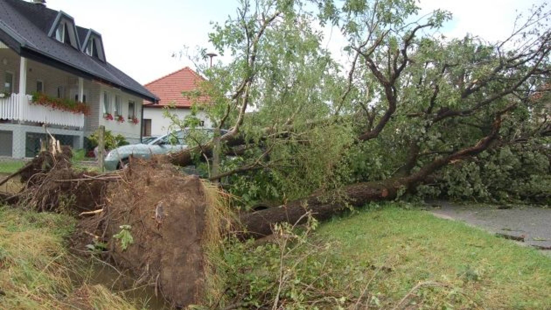 Lansko poletje sta Mursko Soboto razdejali kar dve močnejši neurji