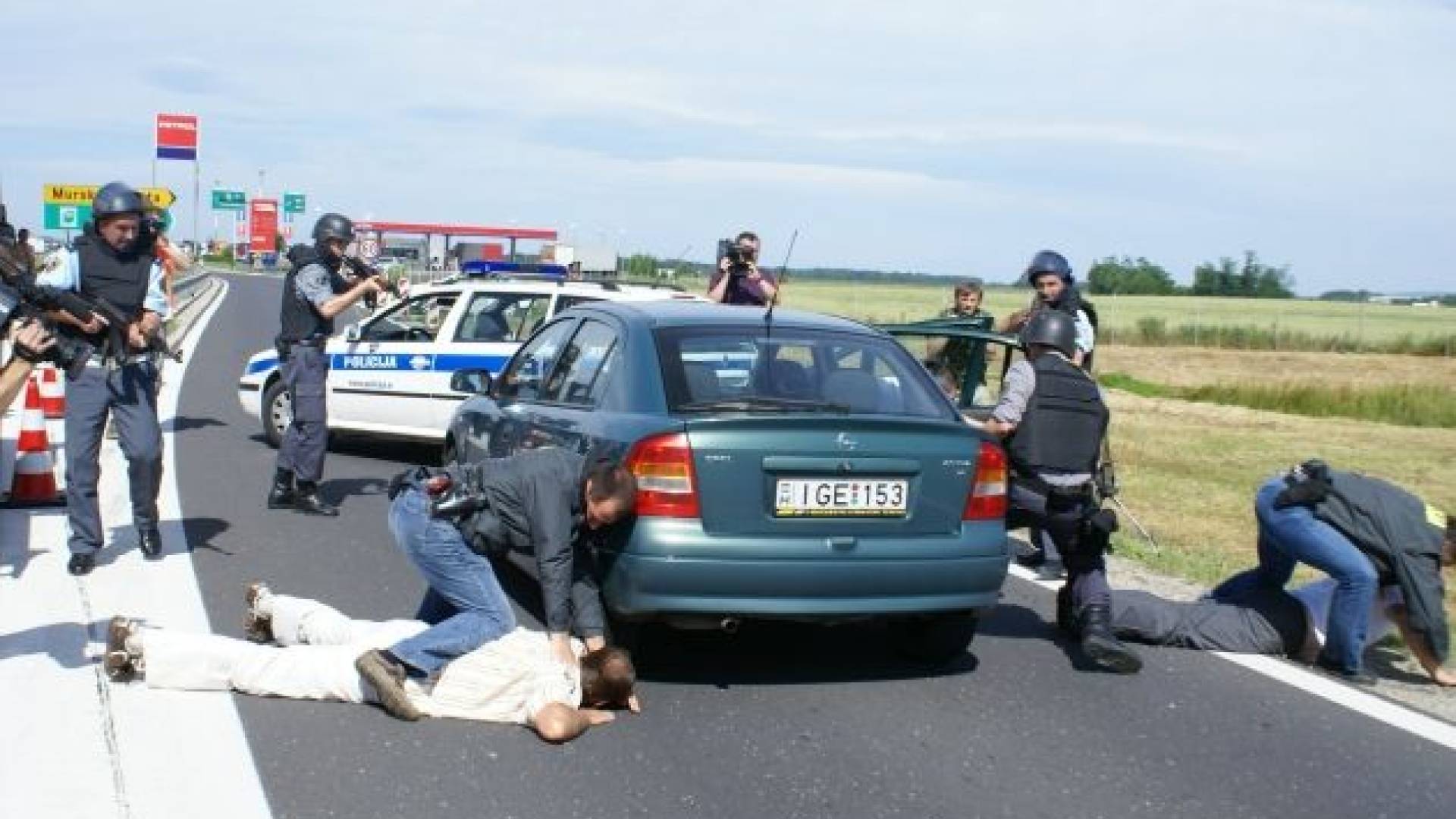 Prijetje roparja1b.jpg