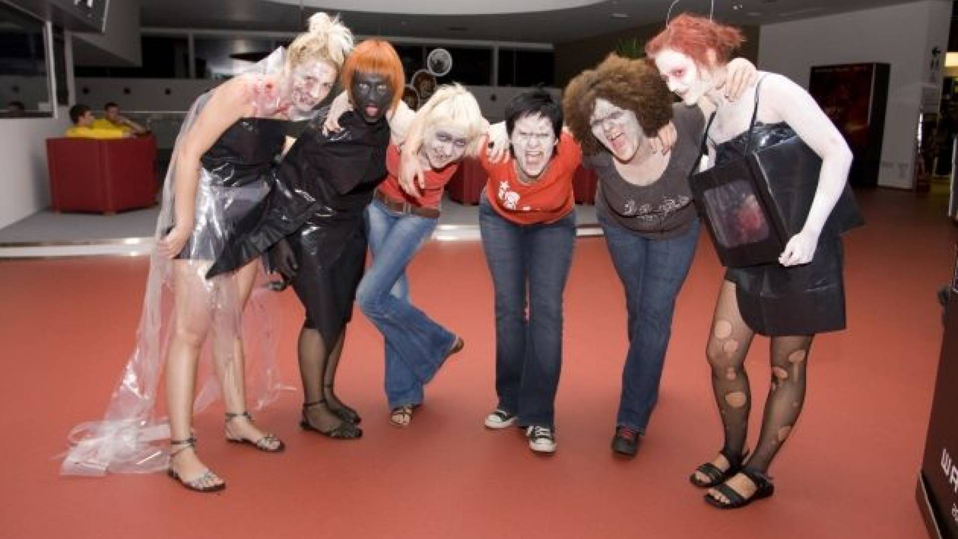 Lanska zombi dekleta.jpg