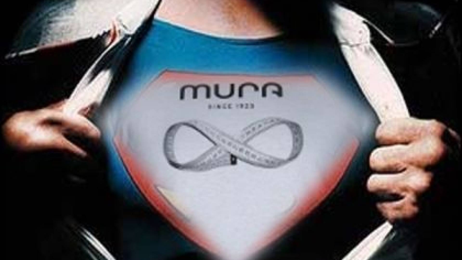  Muro bi v tem trenutku težko rešil tudi Superman.