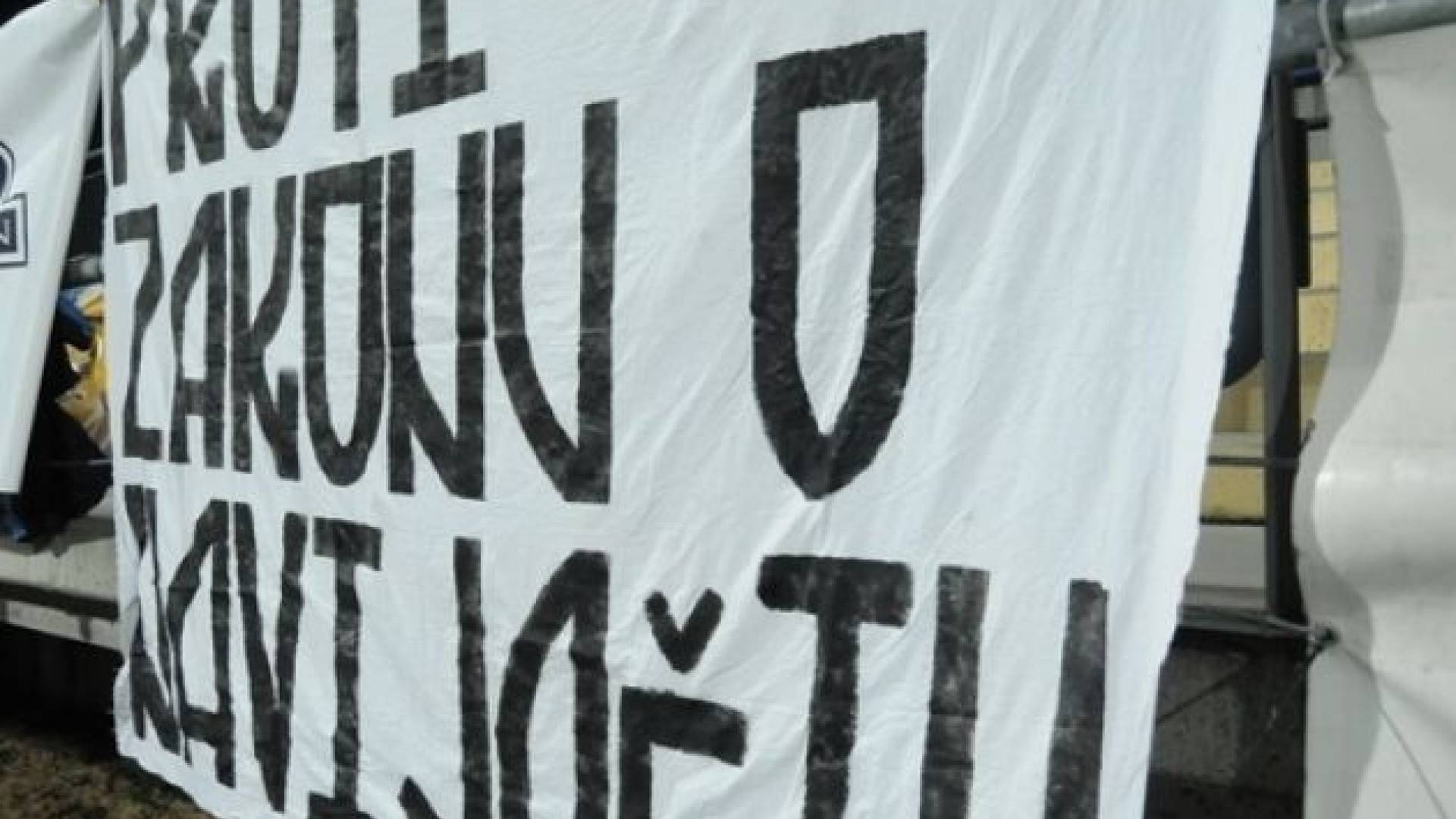 Bo novi zakon pregnal navijače s tribun?