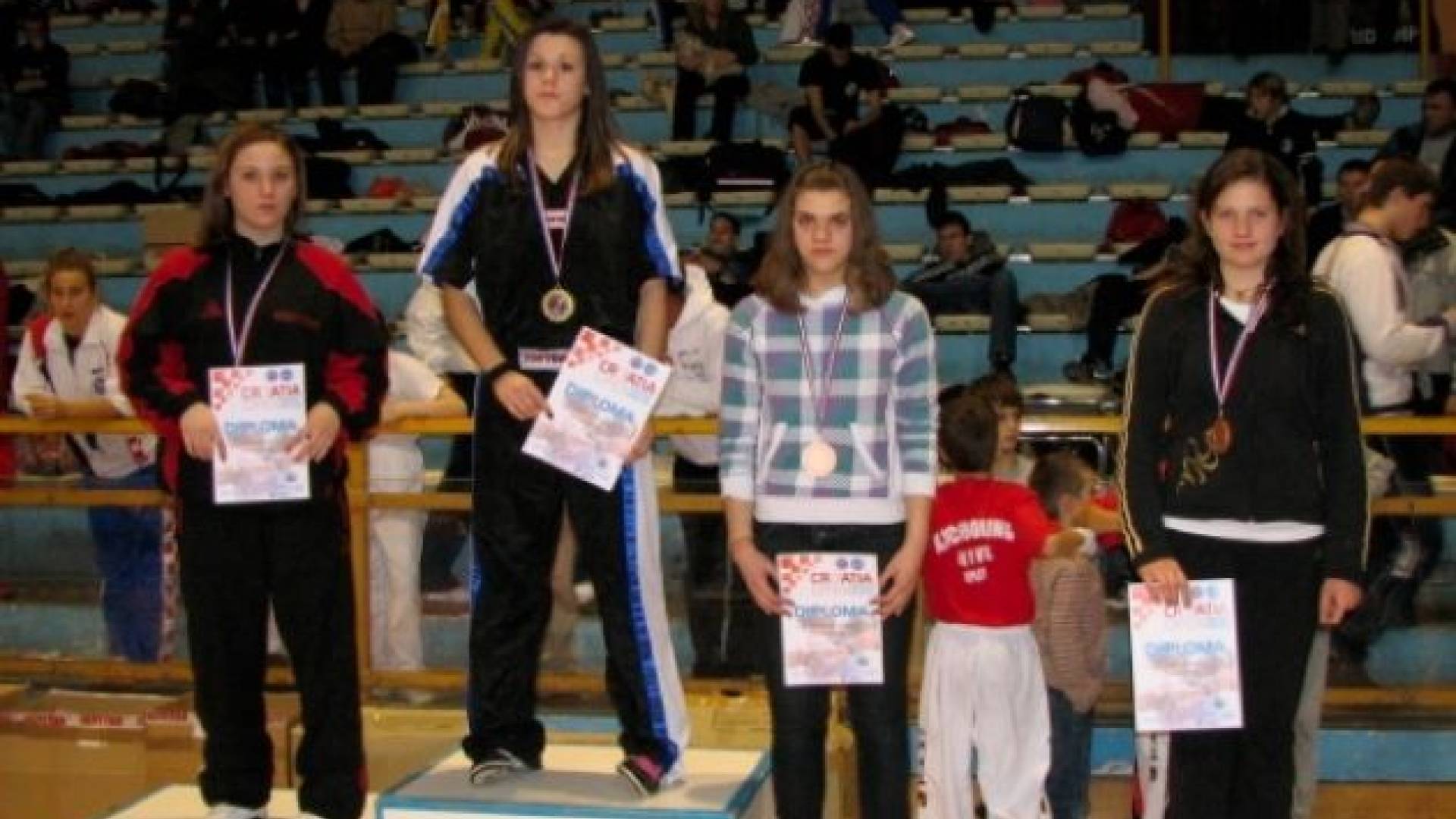 Aleša Bagari (skrajno desno)