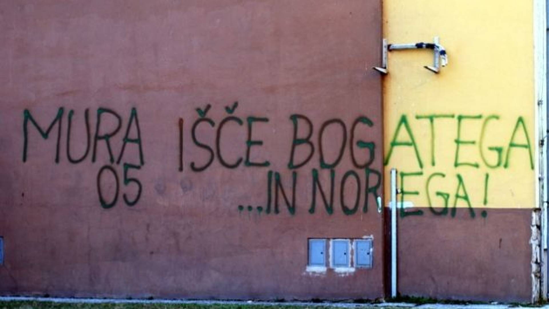 Grafit na Lendavski ulici v Murski Soboti pove vse...