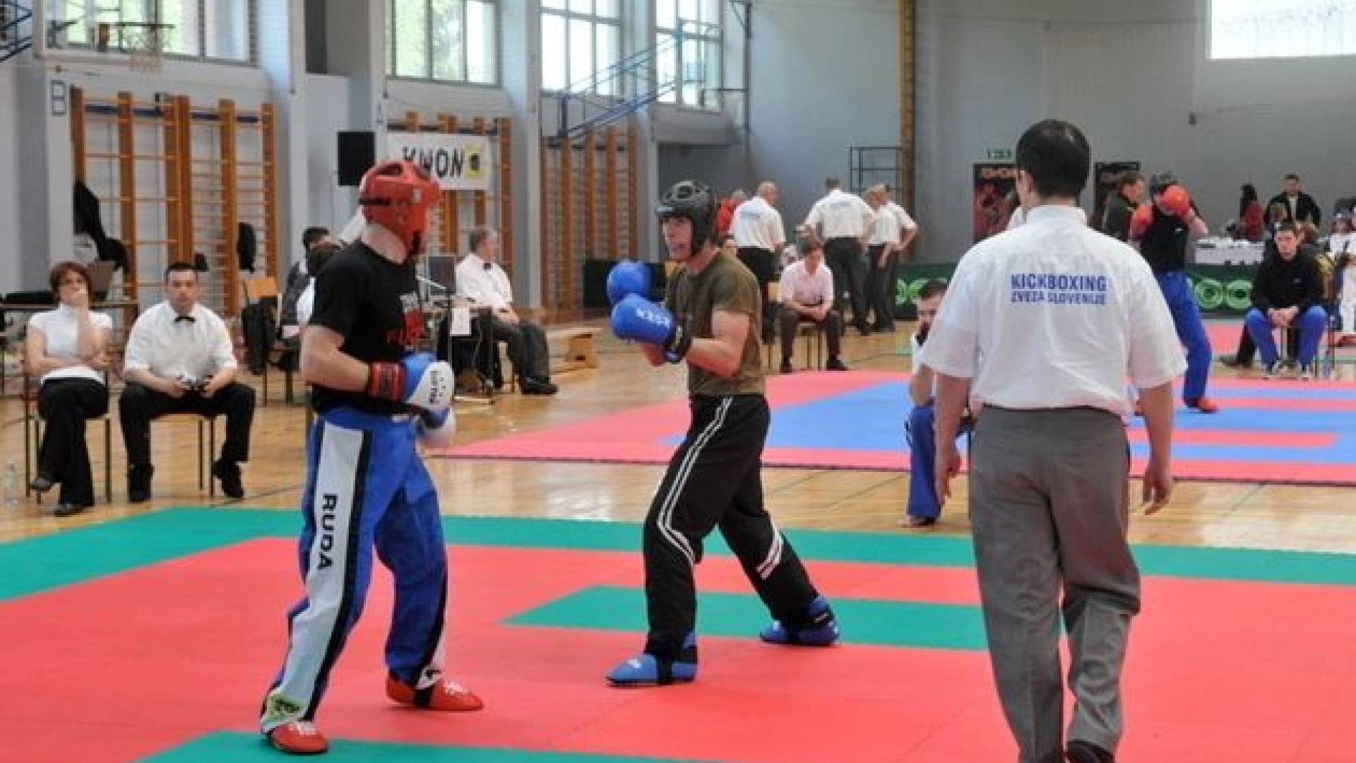 Finalna borba Mihaela Loperta (na sliki desno)