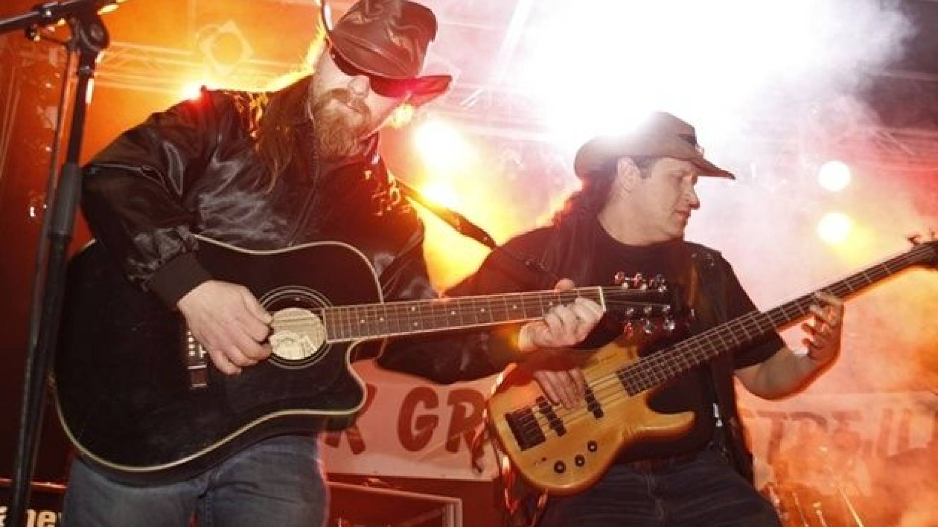 Nastopili so tudi madžarski cover rokerji Nemcsak Berry