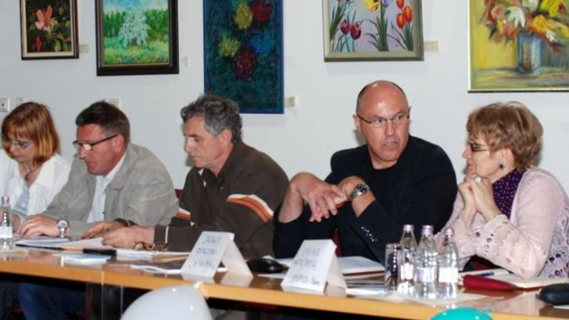 Posvet Kako ublažiti krizo (2).JPG