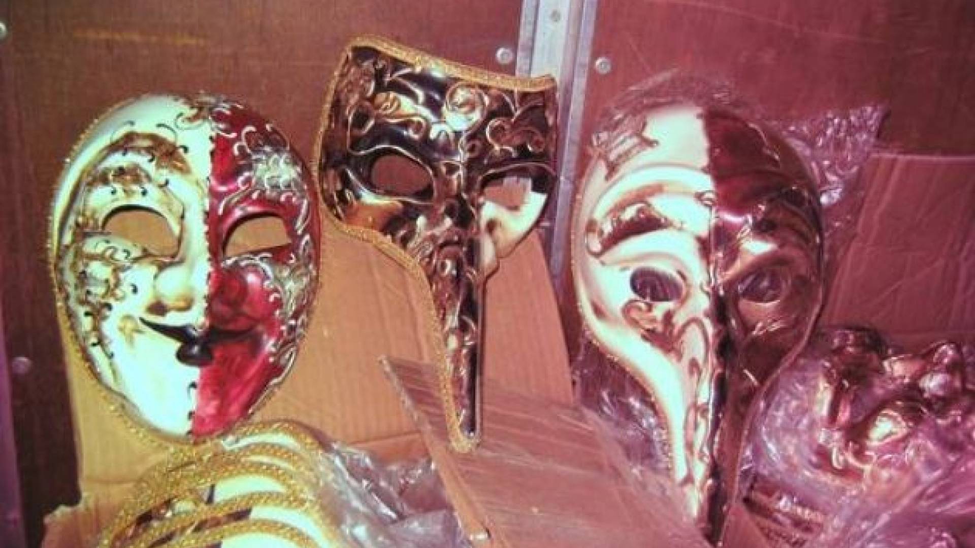 Beneške maske, Foto-Carinska uprava RS.jpg