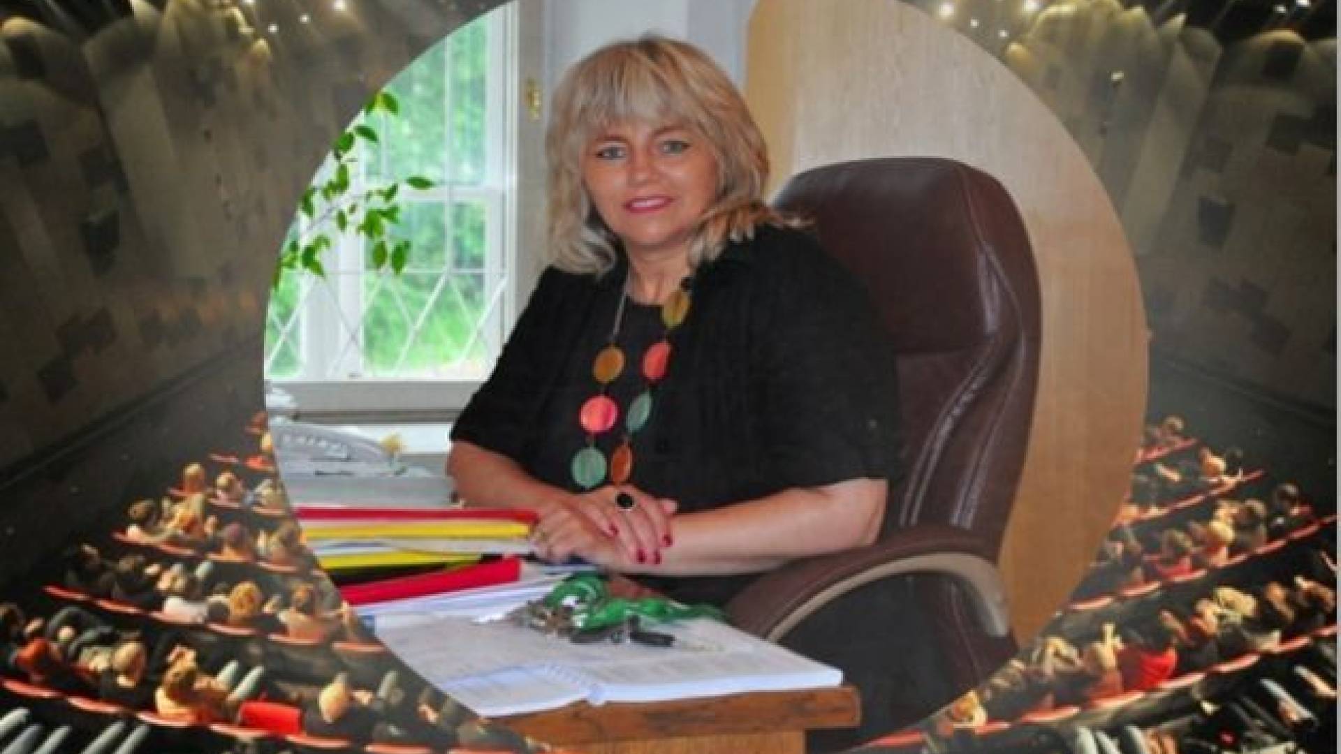 Perhavčeva tudi tri mesece po potrditvi na svetu zavoda ostaja brez direktorskega stolčka. 