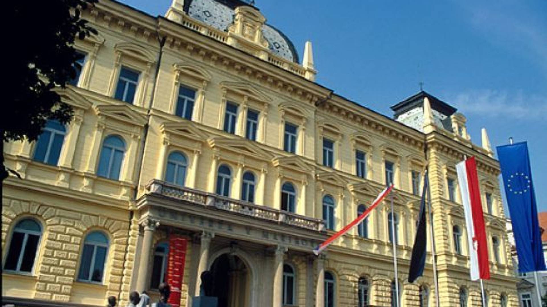 Uni MB-foto_sloveniainfo.jpg