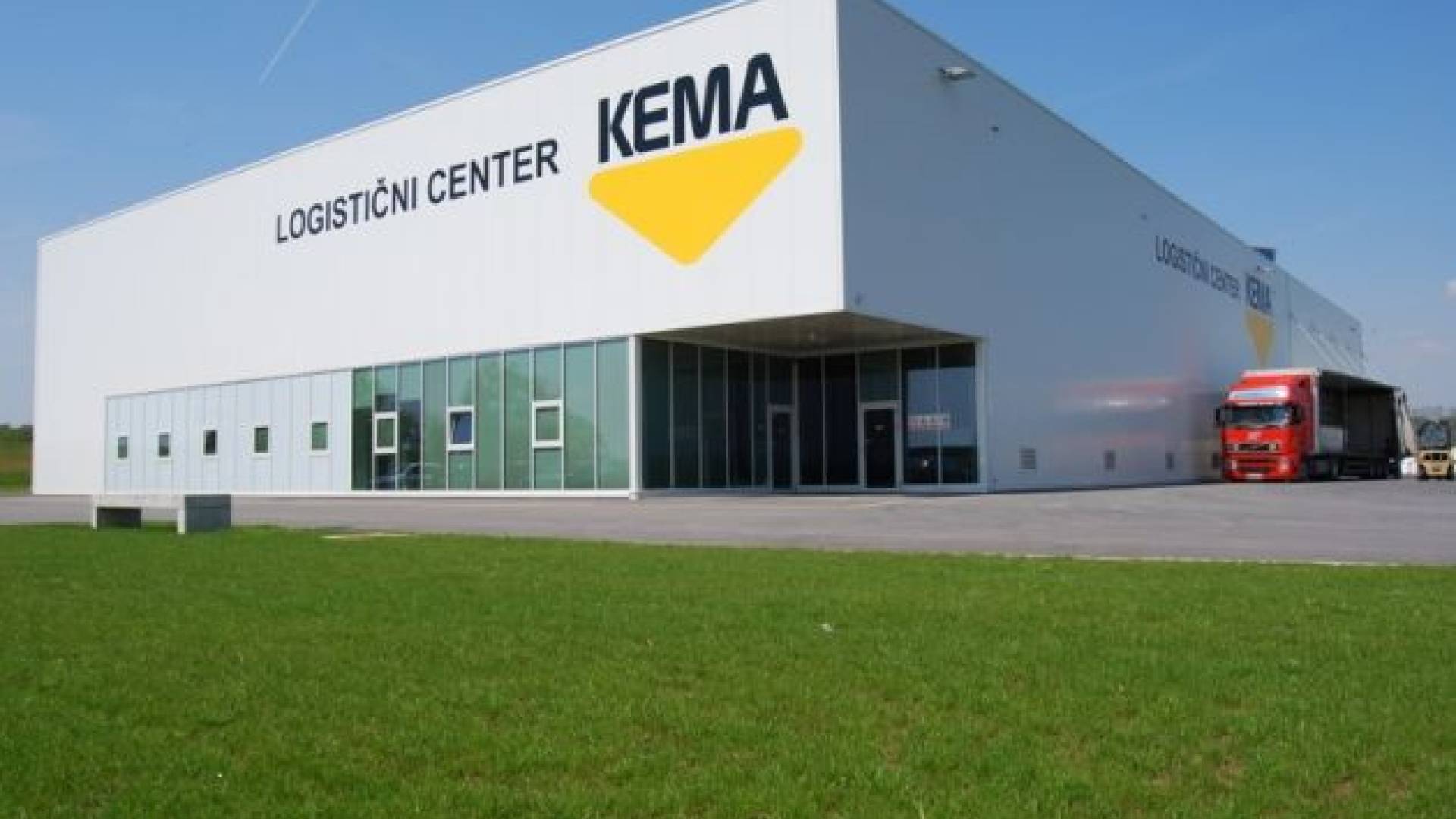 Logistični center Kema.JPG