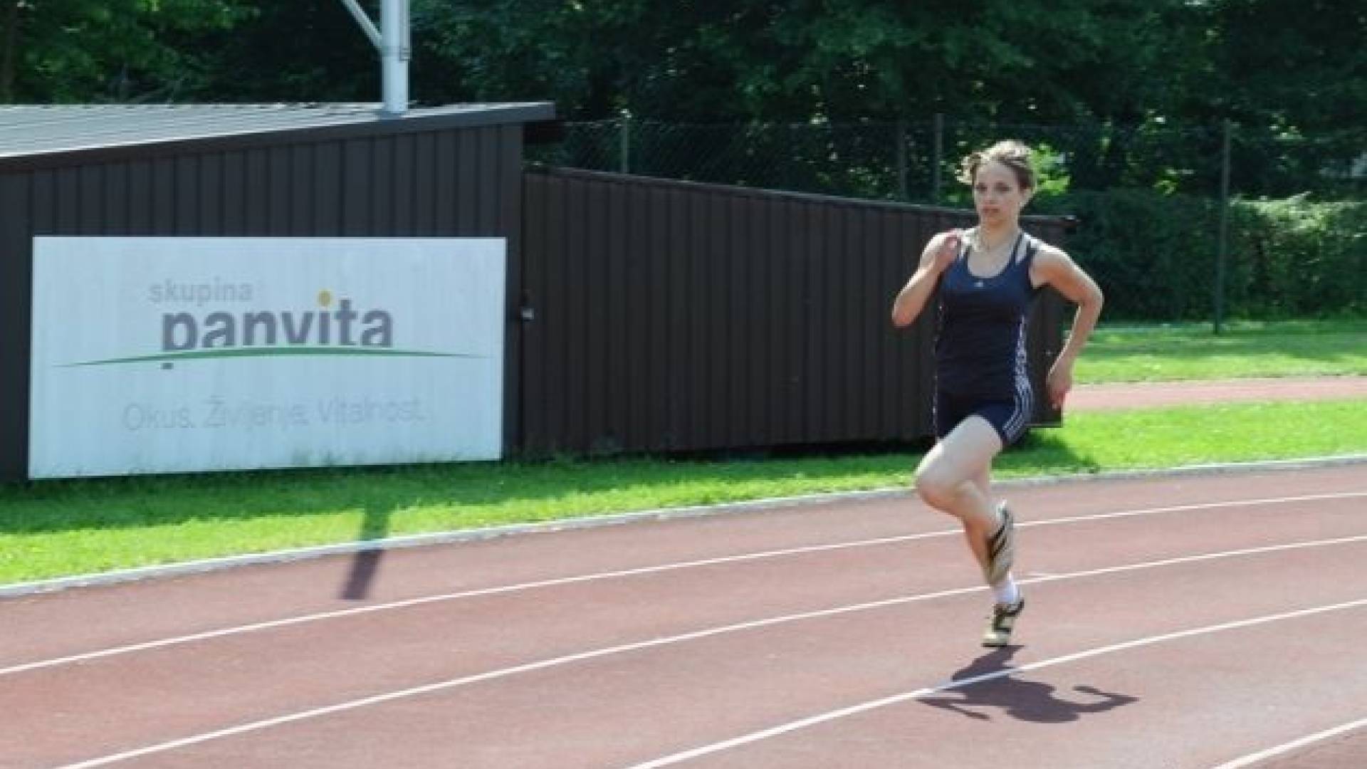 Anja Benko je slavila v teku na 400 metrov