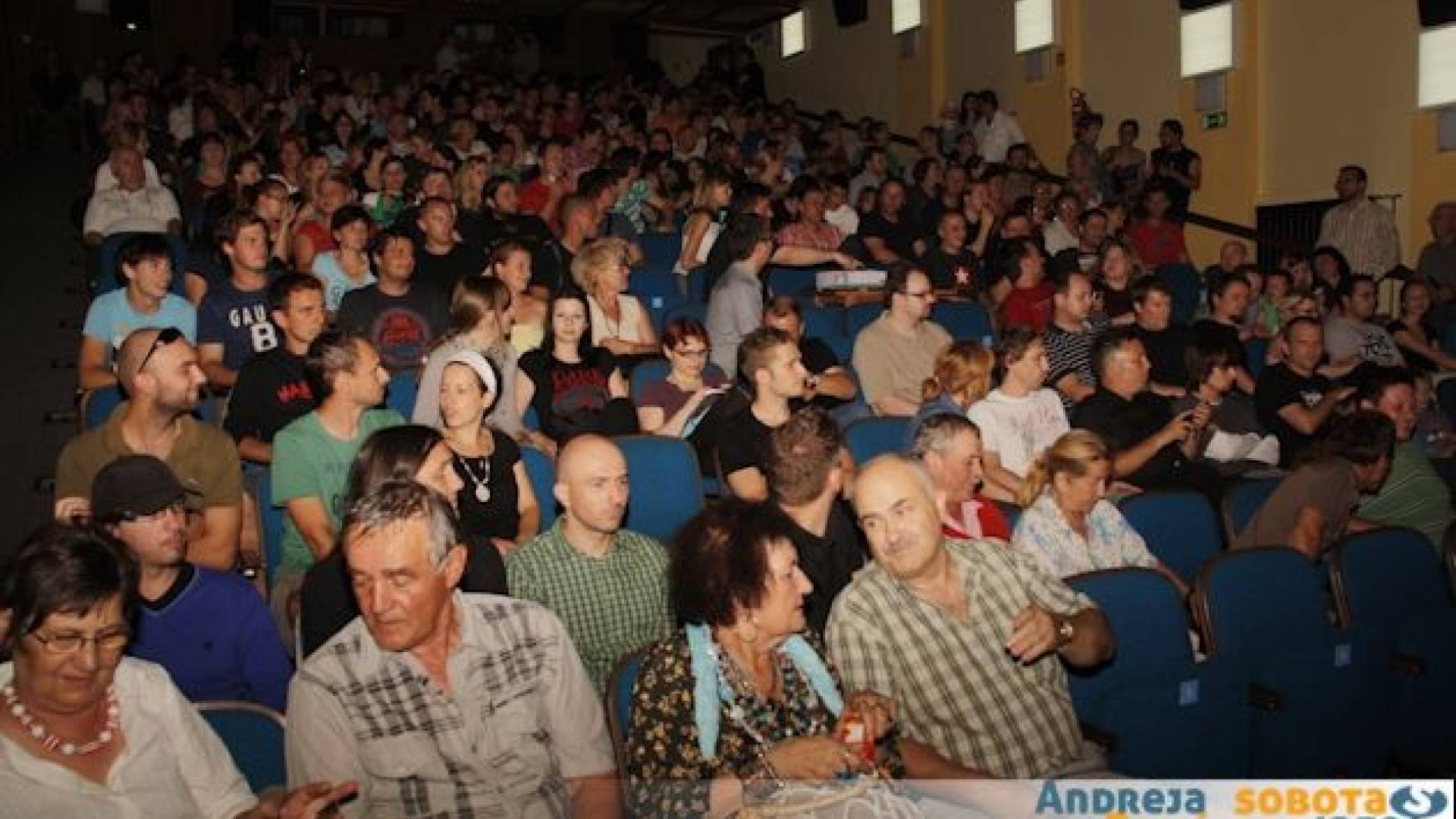 Razprodana dvorana je nakazala na visoko zanimanje za film