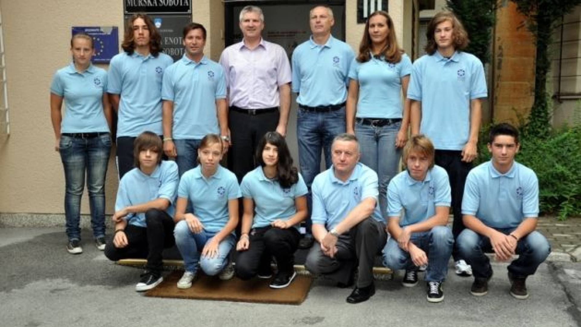 Udeleženci 45. mednarodnih iger šolarjev v Hamiltonu.JPG