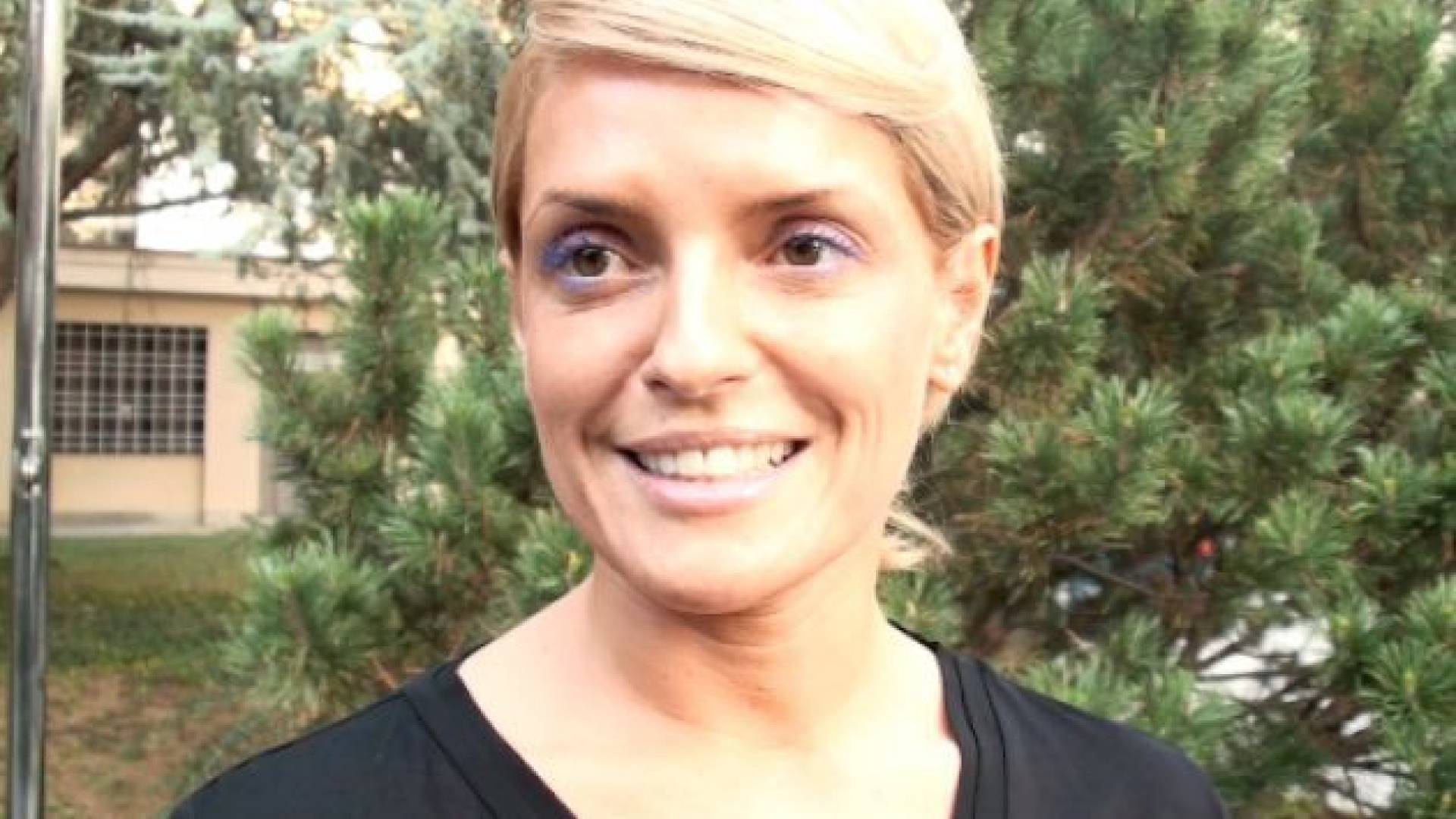 Mateja Šavel Kos je na seji sveta zavoda prejela 7 glasov, dosedanji direktor Dominik Šteiner pa dva glasova. Svetniki so Šavel Kosovo podprli s 15 glasovi za in 7 proti.