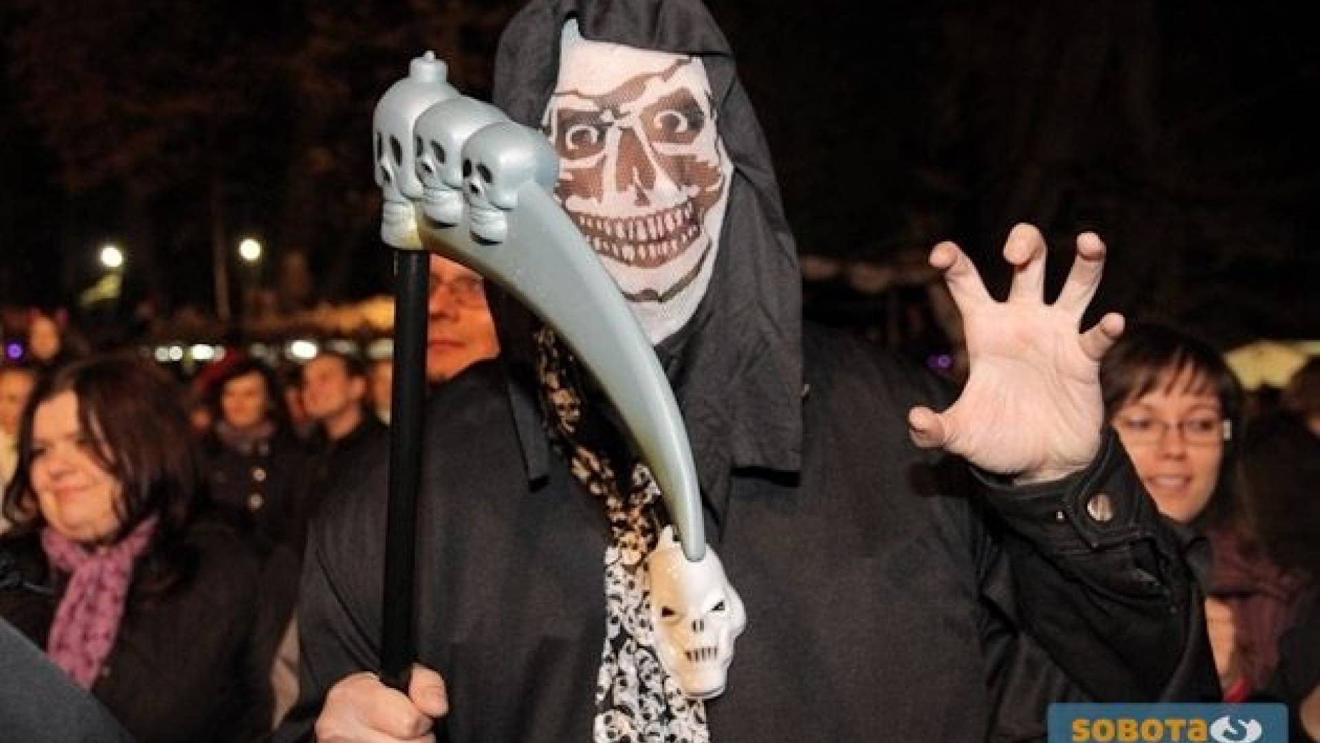 Na Facebooku že blizu 500 uporabnikov od včeraj zahteva izvedbo Noči čarovnic pri Gradu na Goričkem.