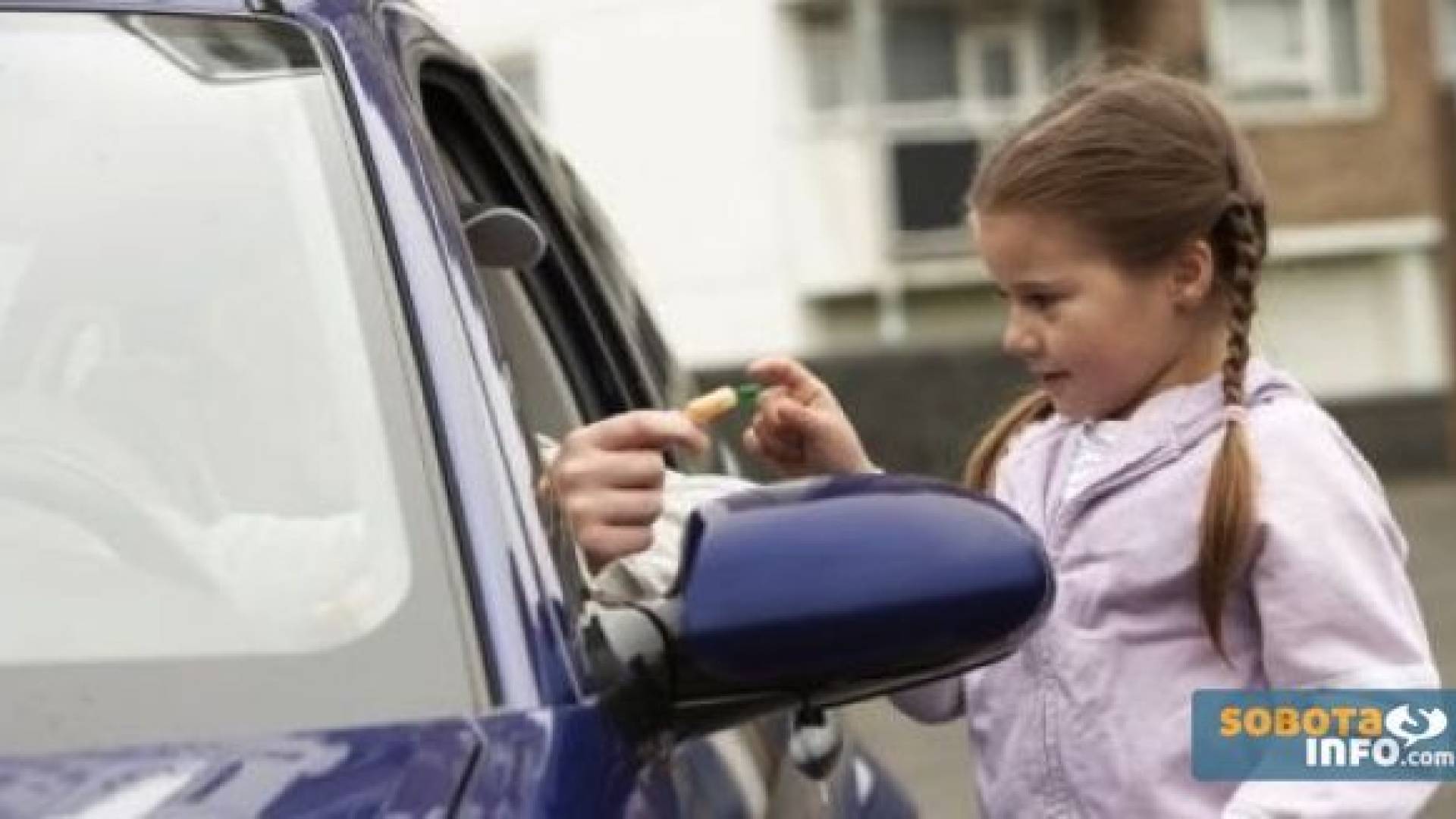10-letnik v avtomobil neznanca hvalabogu ni vstopil. Gre zgolj za vljudno gesto neznanca ali pretkano taktiko pedofila?