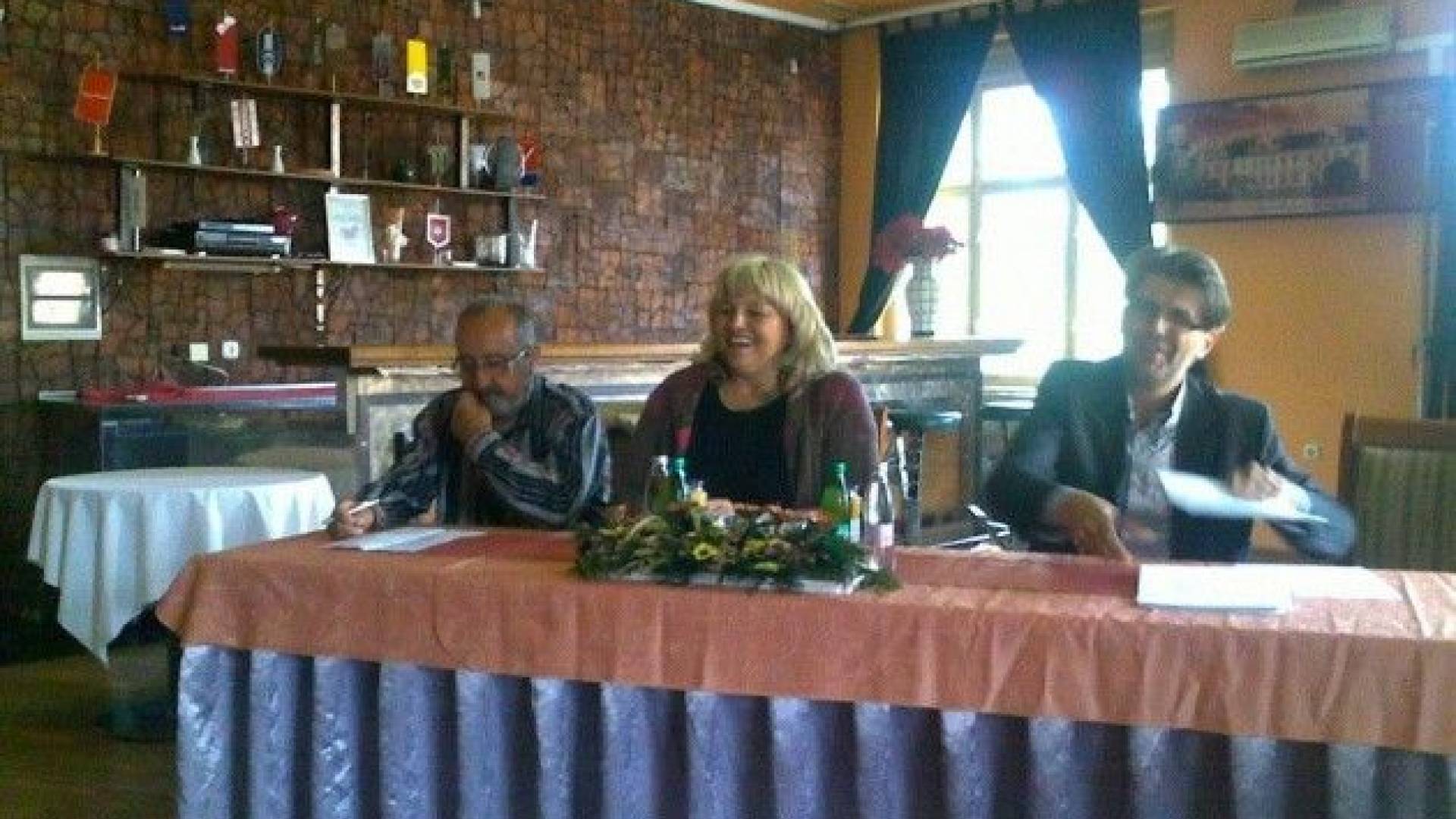 Fotografijo neposredno iz dogodka je objavil kar sam Dejan Židan. Sodobne komunikacijske platforme poslancu očitno niso tuje.