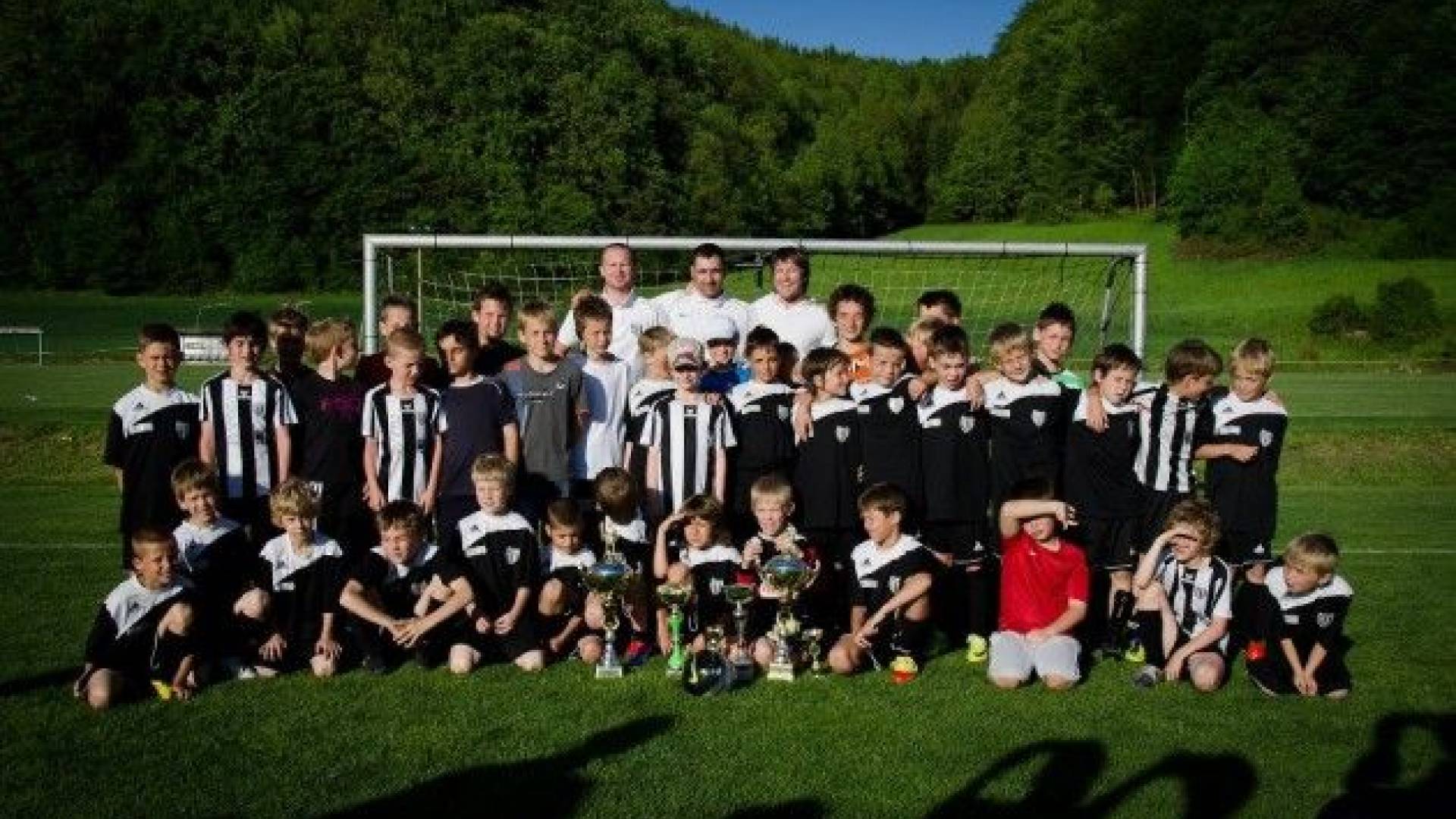 1.skupinska slika.jpg