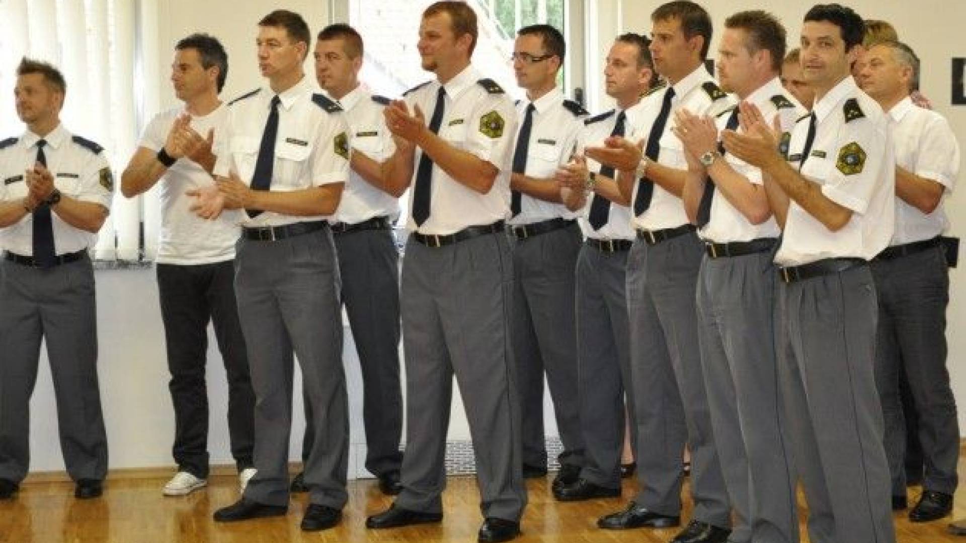 Ob Dnevu policije je Policijska uprava Murska Sobota podelila priznanja zvestim sodelavcem.