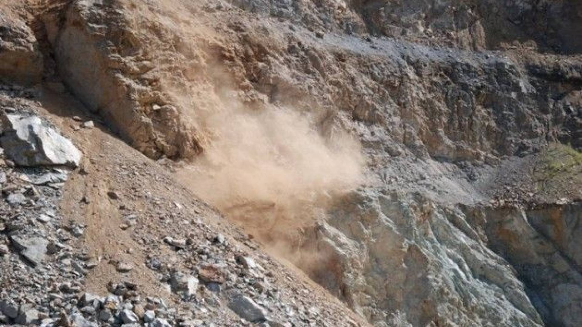 Usoda kamnoloma je odvisna od lastnika kamnoloma, plaz se bo najverjetneje sprožil.