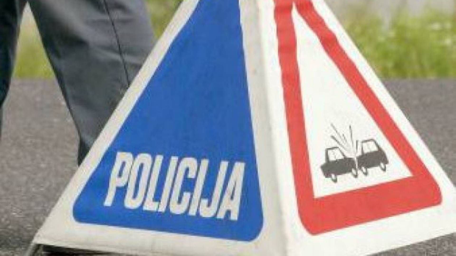 061503_172851_policija_znak_nesreca1.jpg