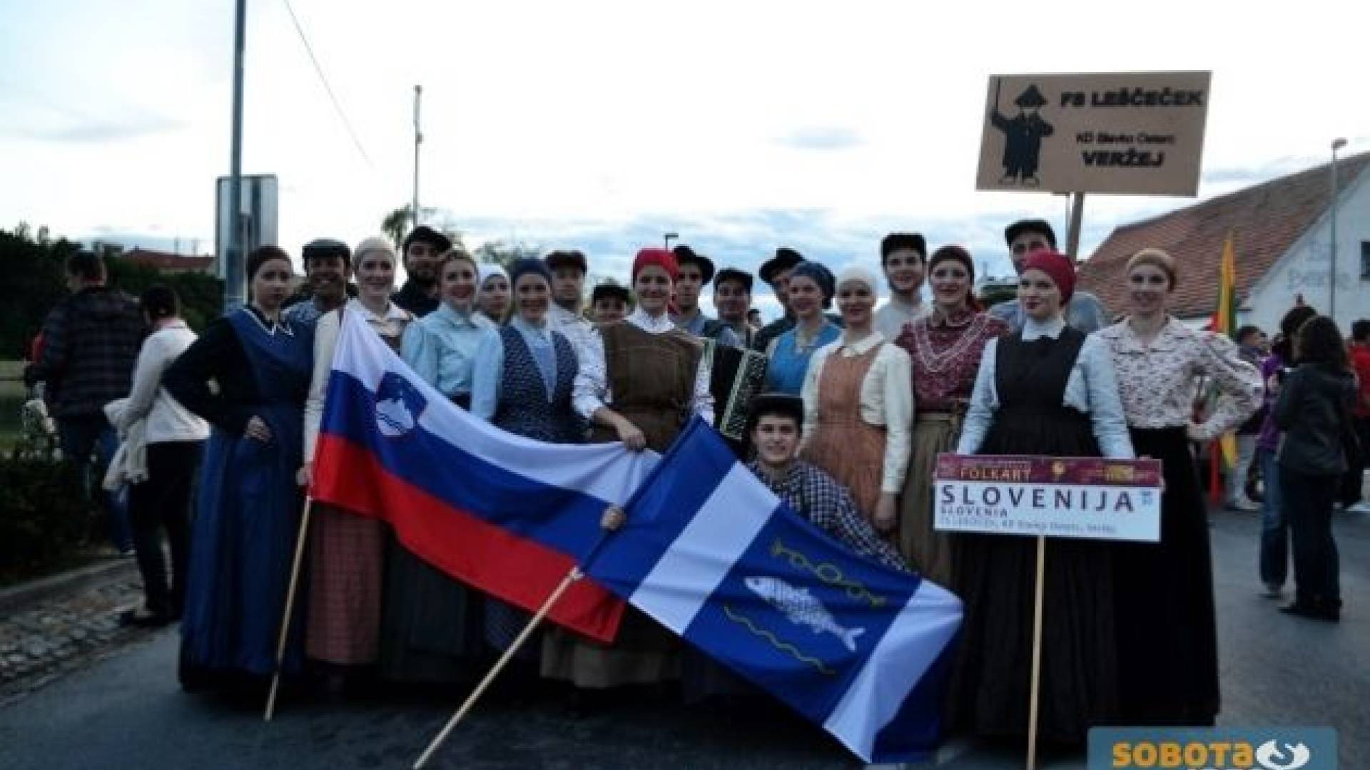 DSC_0068 (Custom).jpg