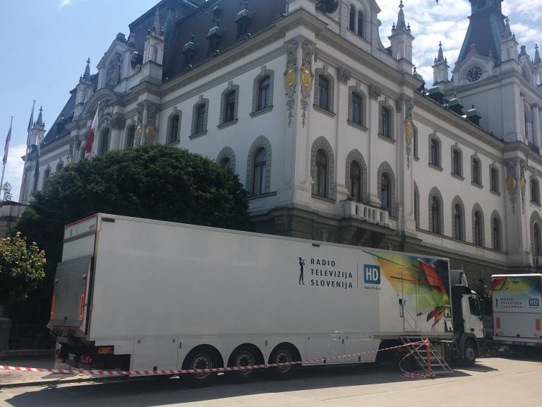 Osrednjo slovesnost ob dnevu državnosti lahko spremljate v neposrednem prenosu na TV Slovenija. 