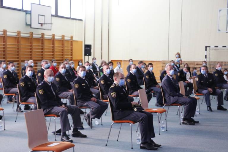 Zbrane sta nagovorila generalni direktor policije mag. Anton Travner in minister za notranje zadeve Aleš Hojs. 
