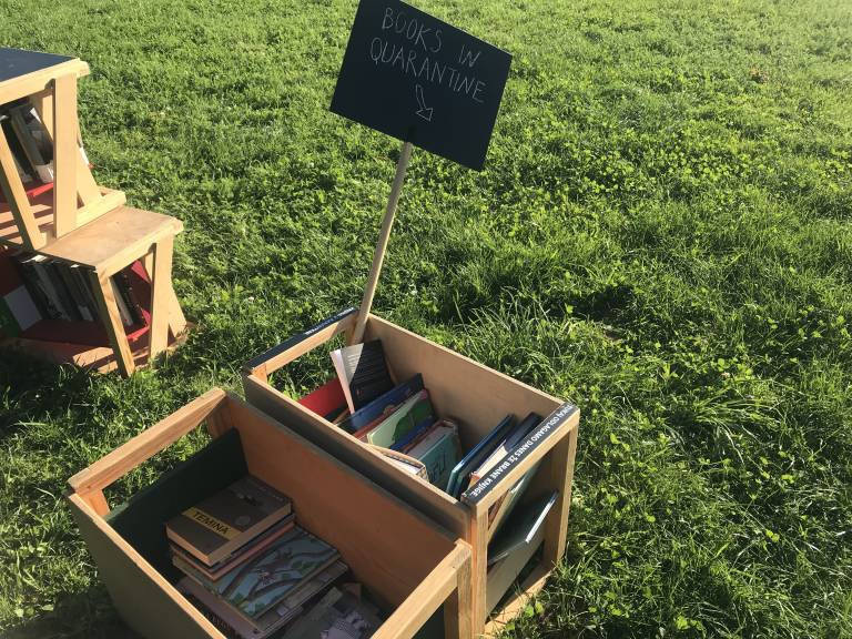 Po tem, ko končate z branjem, mora knjiga v karanteno.  