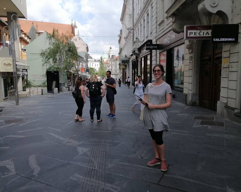 Servisi mladim svetujejo, da se glede možnosti opravljanja dela pozanimajo tudi pri svojih starših, prijateljih in znancih, saj vsa dela niso vedno objavljena. 