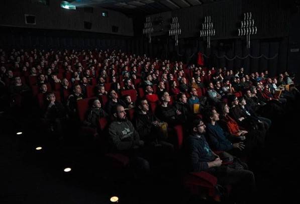Danes ogled filma zgleda precej drugače, kot na zgornji fotografiji. VIR: Kino Bežigrad.