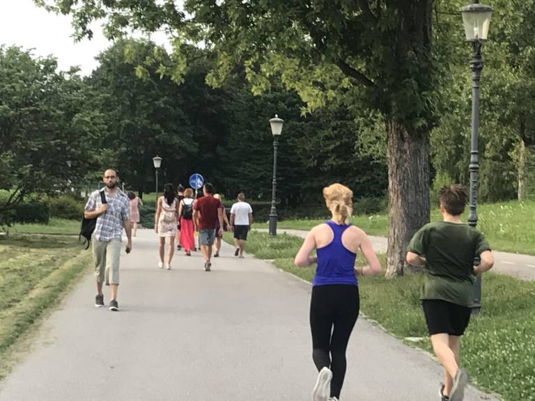 Tivoli je vedno poln sprehajalcev in tekačev, saj je park zelo priljubljena rekreacijska točka Ljubljančanov.